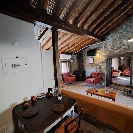 Pitharia Casa rural *