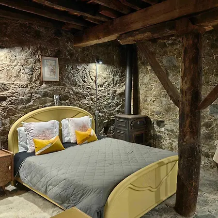 Pitharia Country house *