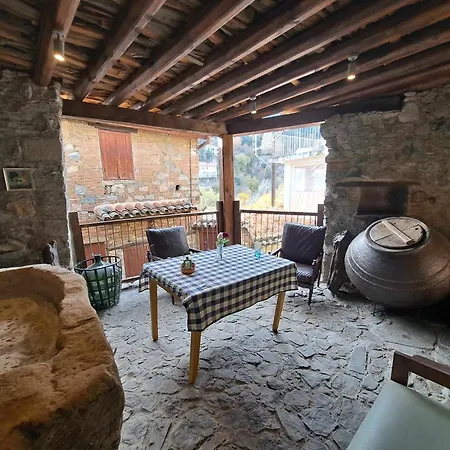 Pitharia Casa rural Askas
