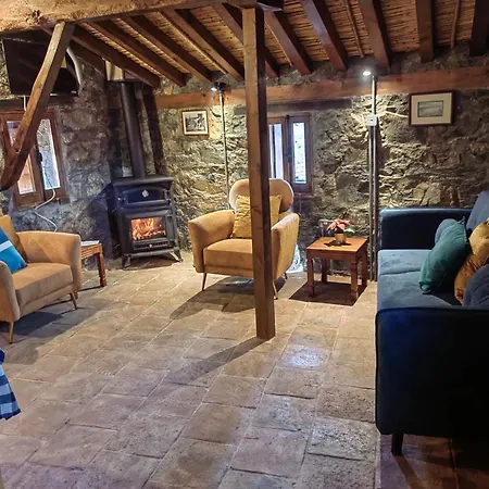 Pitharia Country house *