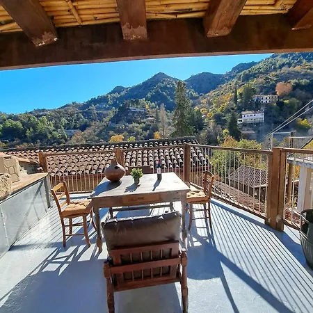 בית כפרי Pitharia אסקאס