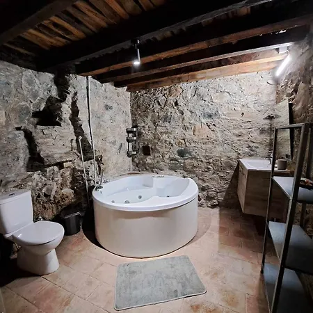 Pitharia * אסקאס