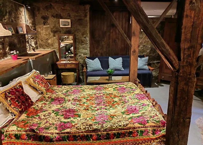 Lantställe Pitharia *