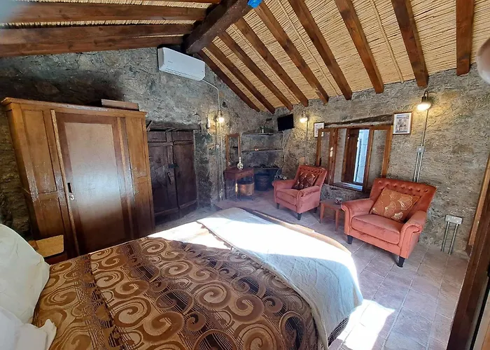 Lantställe Pitharia Askas