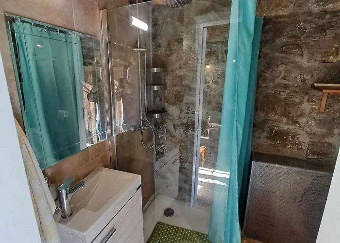 Pitharia Lantställe *