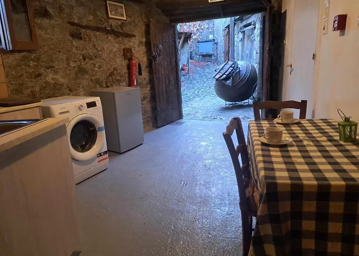 Lantställe Pitharia Askas