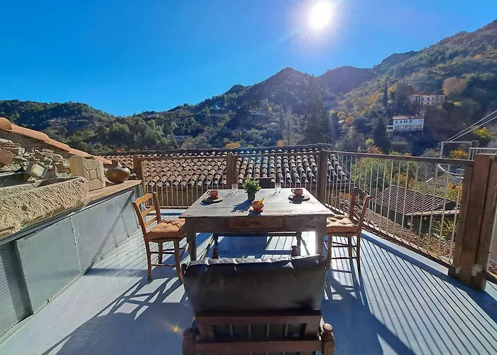 Lantställe Pitharia *